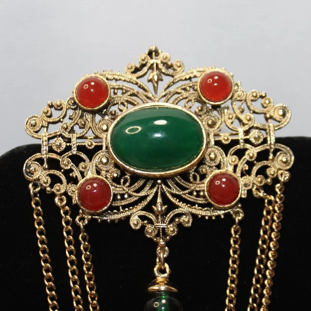 Vintage Victorian Revival Cabachon Green and Faux Carnelian Stones Brooch - Picture 4 of 12